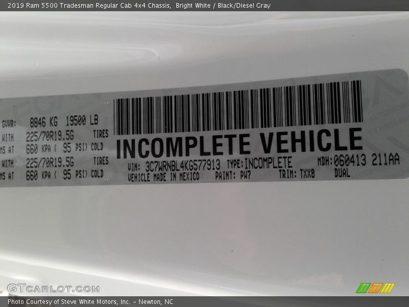 Bright White / Black/Diesel Gray 2019 Ram 5500 Tradesman Regular Cab 4x4 Chassis