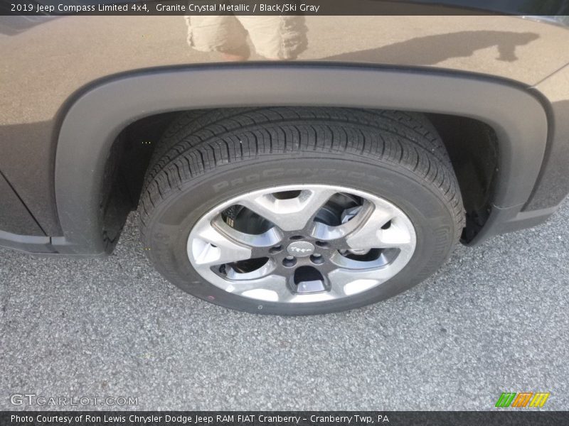 Granite Crystal Metallic / Black/Ski Gray 2019 Jeep Compass Limited 4x4