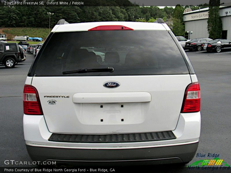 Oxford White / Pebble 2005 Ford Freestyle SE