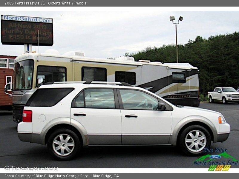 Oxford White / Pebble 2005 Ford Freestyle SE