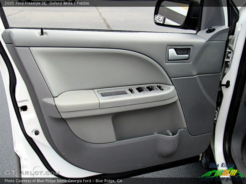Oxford White / Pebble 2005 Ford Freestyle SE