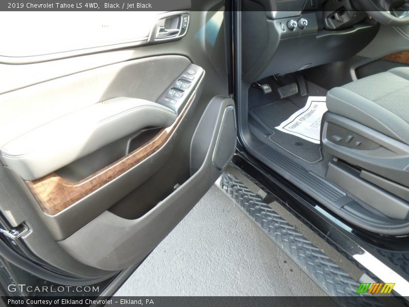 Black / Jet Black 2019 Chevrolet Tahoe LS 4WD
