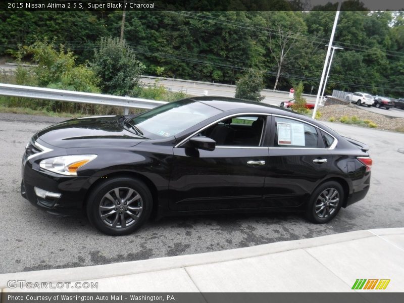 Super Black / Charcoal 2015 Nissan Altima 2.5 S