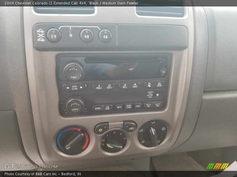 Black / Medium Dark Pewter 2004 Chevrolet Colorado LS Extended Cab 4x4