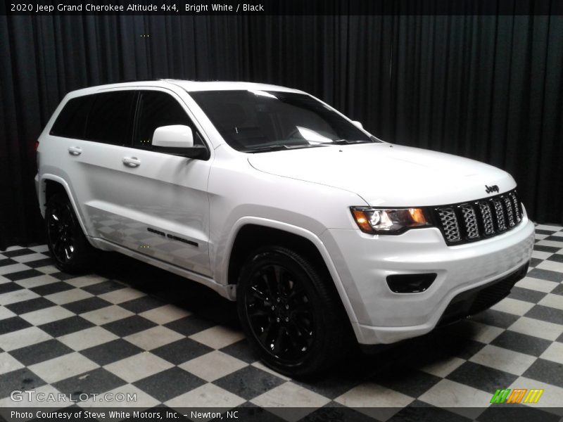 Bright White / Black 2020 Jeep Grand Cherokee Altitude 4x4