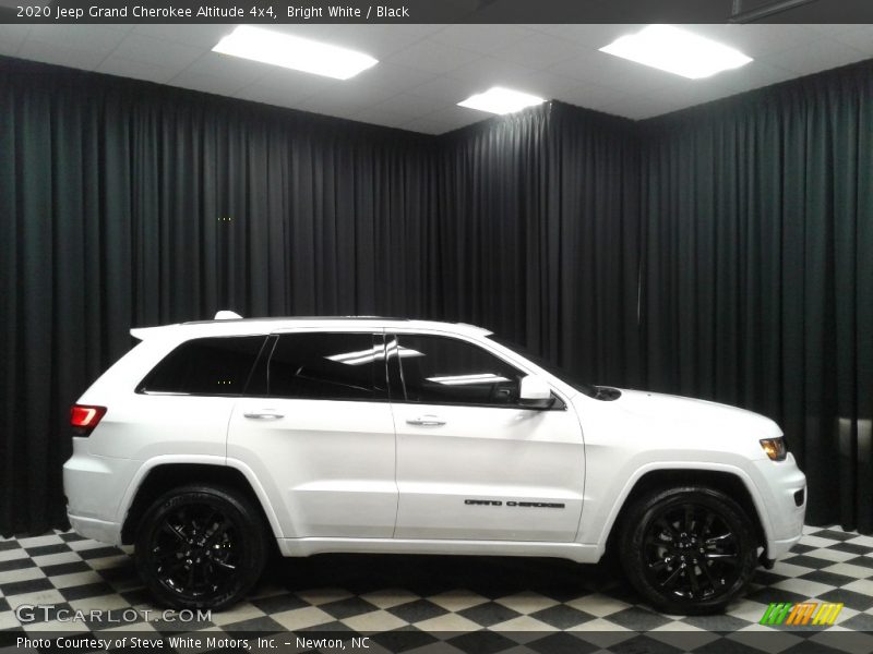 Bright White / Black 2020 Jeep Grand Cherokee Altitude 4x4