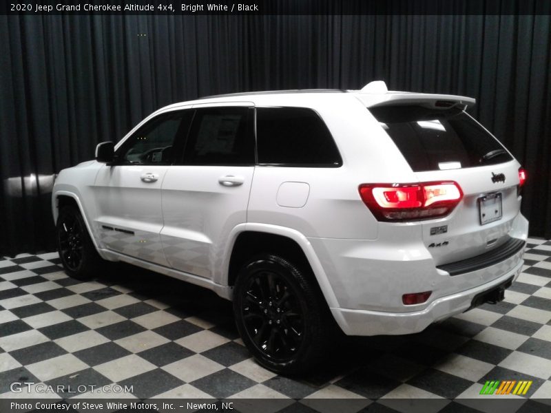 Bright White / Black 2020 Jeep Grand Cherokee Altitude 4x4