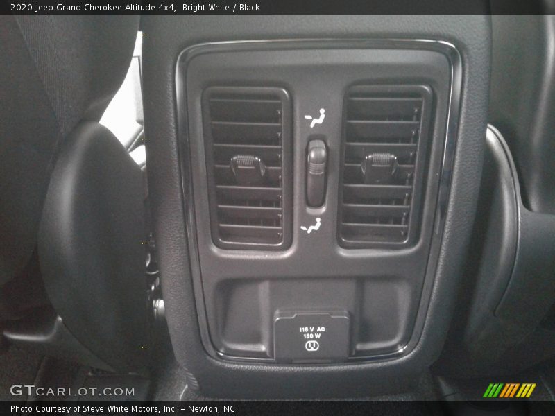 Bright White / Black 2020 Jeep Grand Cherokee Altitude 4x4