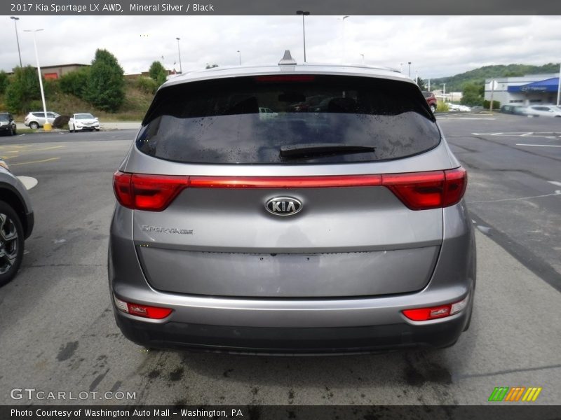 Mineral Silver / Black 2017 Kia Sportage LX AWD