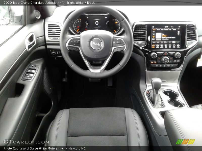 Bright White / Black 2020 Jeep Grand Cherokee Altitude 4x4