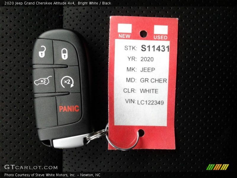 Bright White / Black 2020 Jeep Grand Cherokee Altitude 4x4