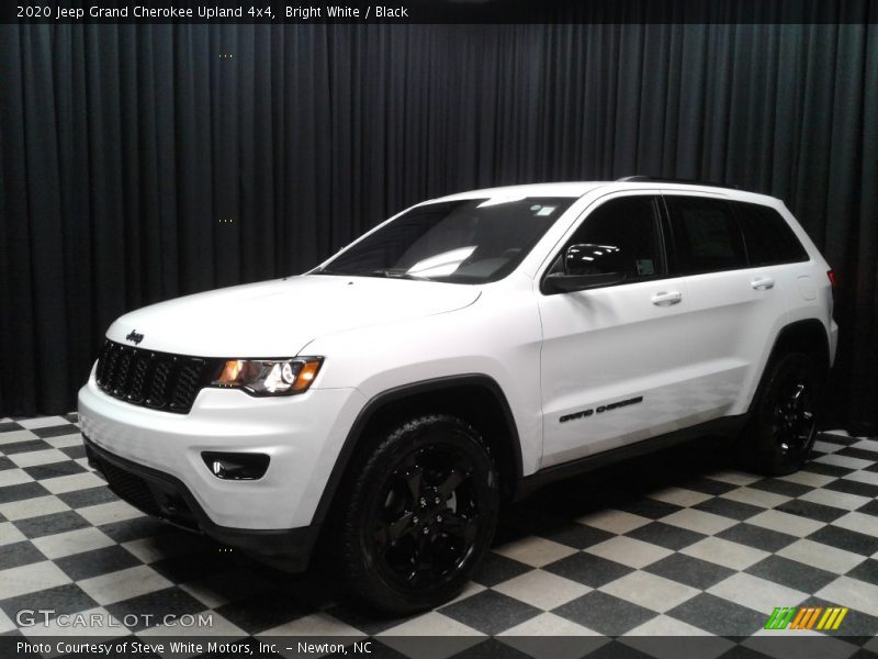 Bright White / Black 2020 Jeep Grand Cherokee Upland 4x4