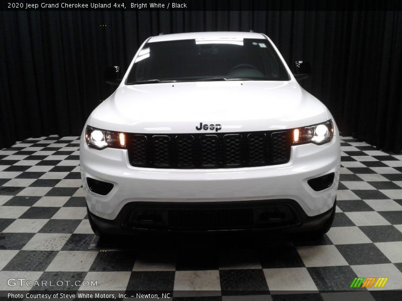 Bright White / Black 2020 Jeep Grand Cherokee Upland 4x4