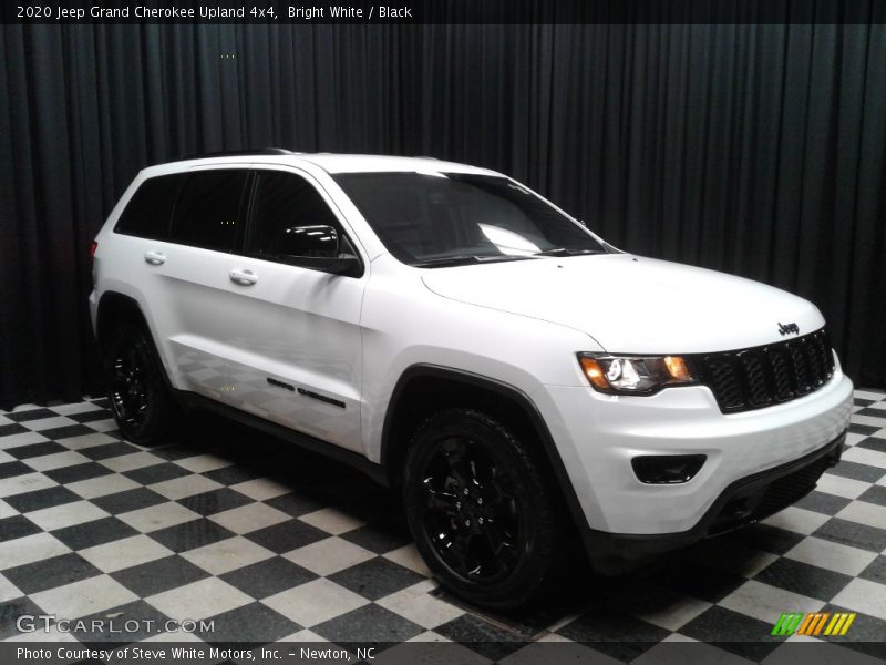 Bright White / Black 2020 Jeep Grand Cherokee Upland 4x4