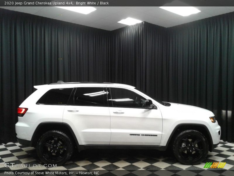 Bright White / Black 2020 Jeep Grand Cherokee Upland 4x4