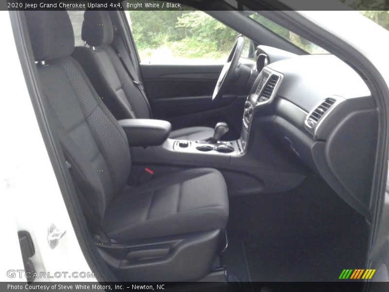 Bright White / Black 2020 Jeep Grand Cherokee Upland 4x4