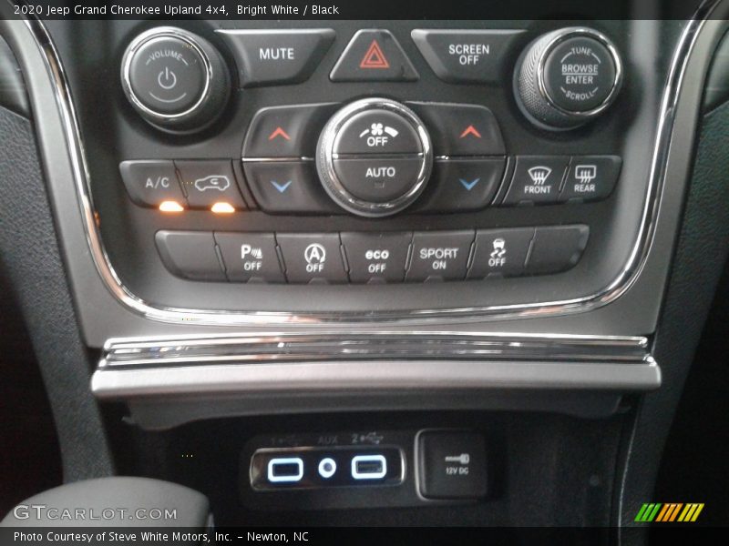 Bright White / Black 2020 Jeep Grand Cherokee Upland 4x4