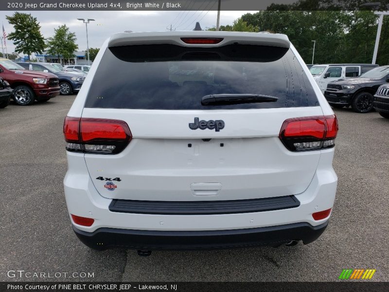 Bright White / Black 2020 Jeep Grand Cherokee Upland 4x4