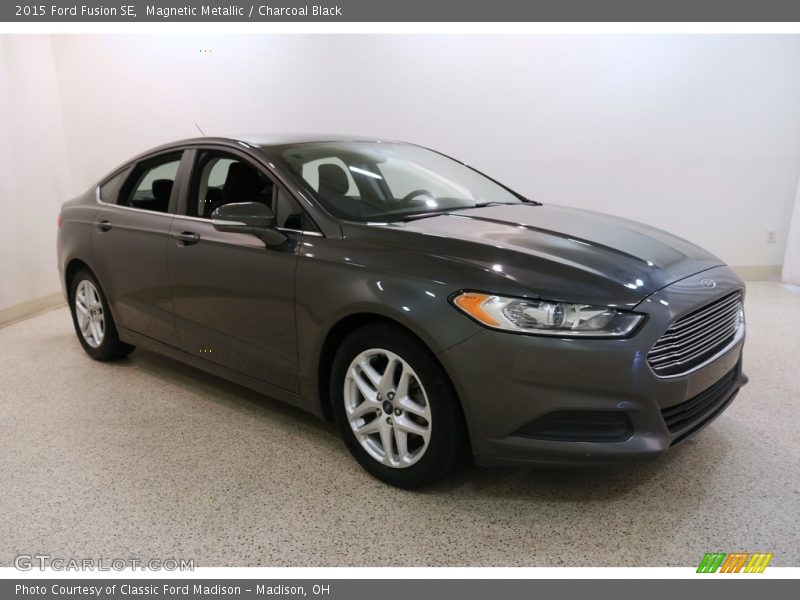 Magnetic Metallic / Charcoal Black 2015 Ford Fusion SE