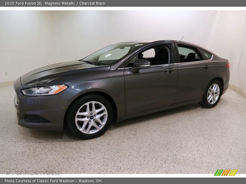 Magnetic Metallic / Charcoal Black 2015 Ford Fusion SE