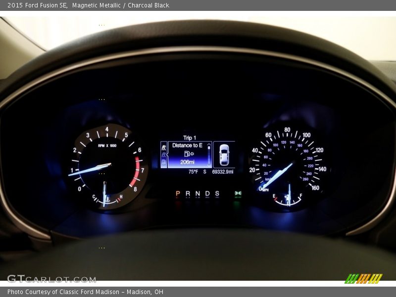 Magnetic Metallic / Charcoal Black 2015 Ford Fusion SE
