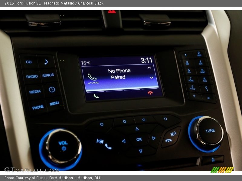 Magnetic Metallic / Charcoal Black 2015 Ford Fusion SE