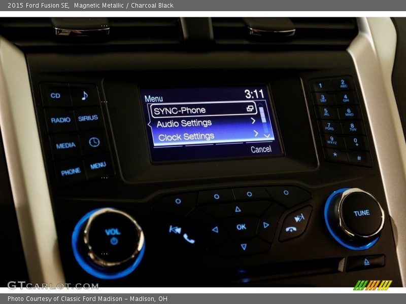 Magnetic Metallic / Charcoal Black 2015 Ford Fusion SE