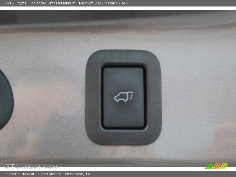 Midnight Black Metallic / Ash 2016 Toyota Highlander Limited Platinum