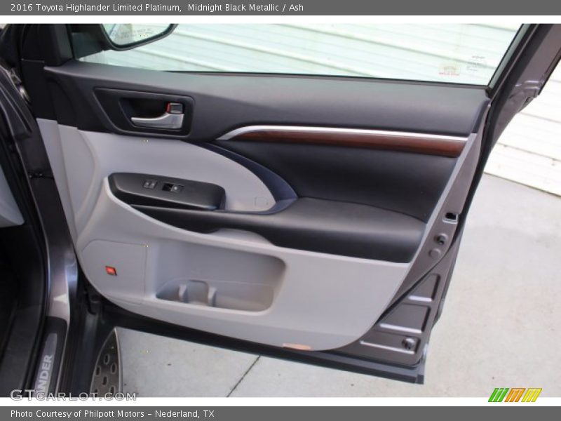 Midnight Black Metallic / Ash 2016 Toyota Highlander Limited Platinum