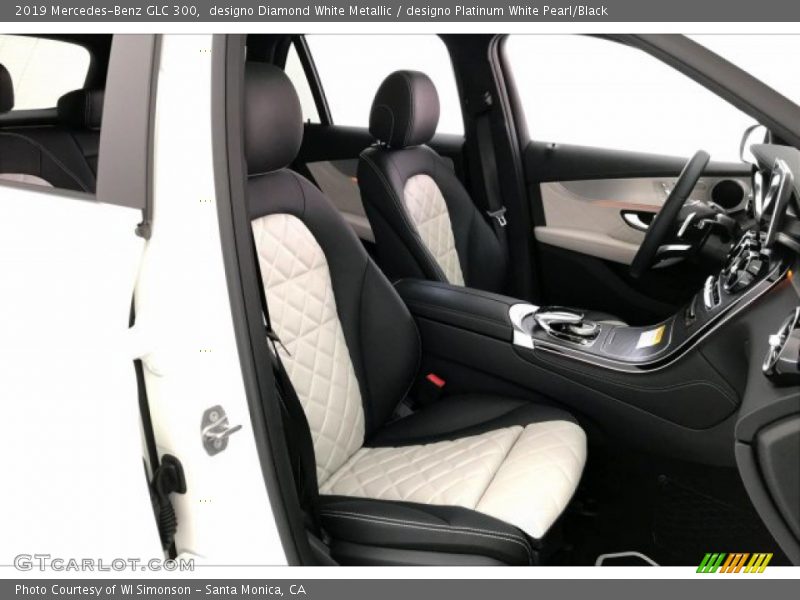 designo Diamond White Metallic / designo Platinum White Pearl/Black 2019 Mercedes-Benz GLC 300