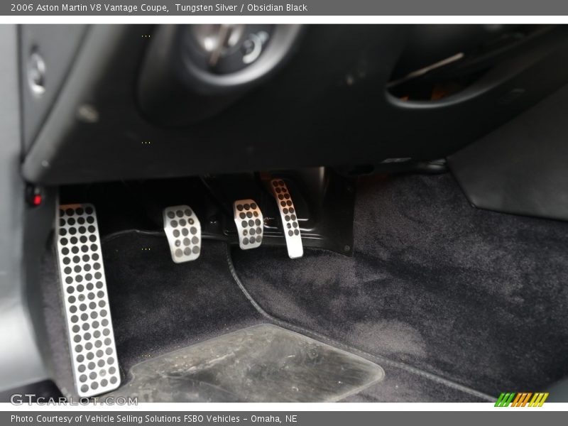 Controls of 2006 V8 Vantage Coupe