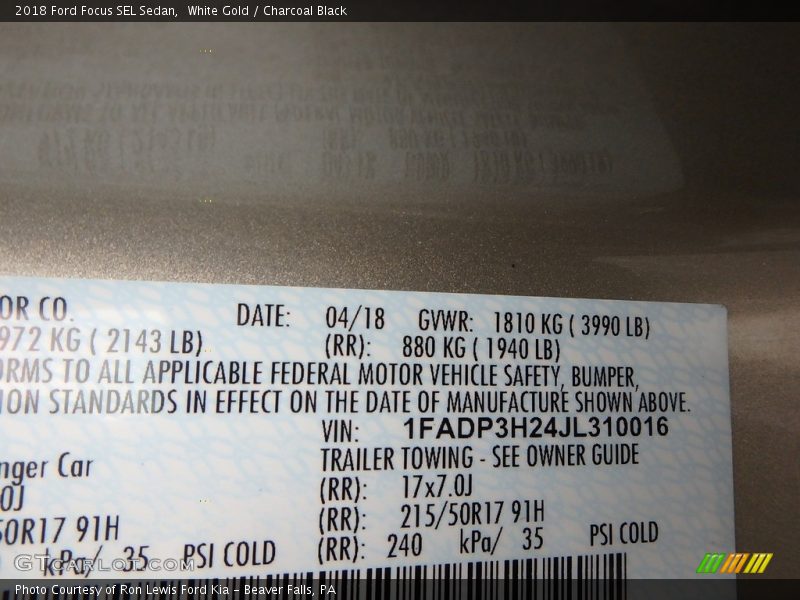 White Gold / Charcoal Black 2018 Ford Focus SEL Sedan