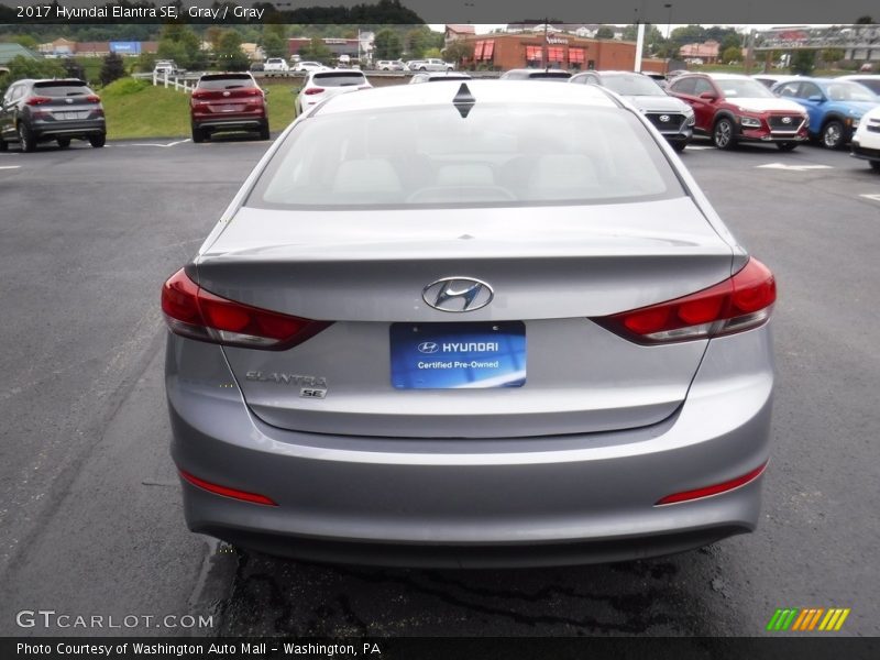Gray / Gray 2017 Hyundai Elantra SE