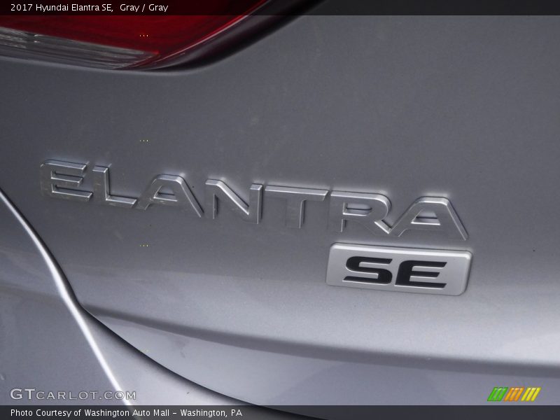 Gray / Gray 2017 Hyundai Elantra SE