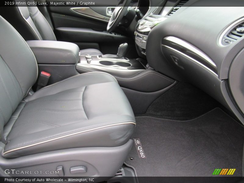 Majestic White / Graphite 2019 Infiniti QX60 Luxe