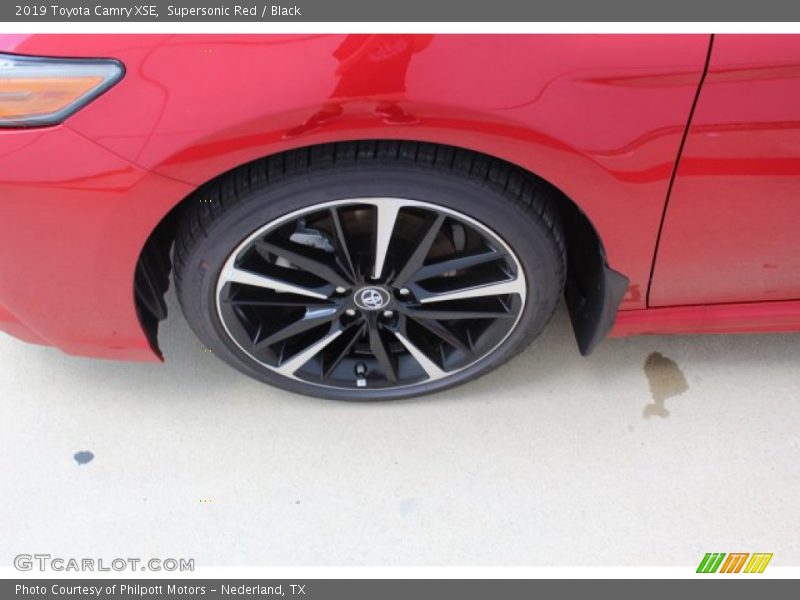 Supersonic Red / Black 2019 Toyota Camry XSE