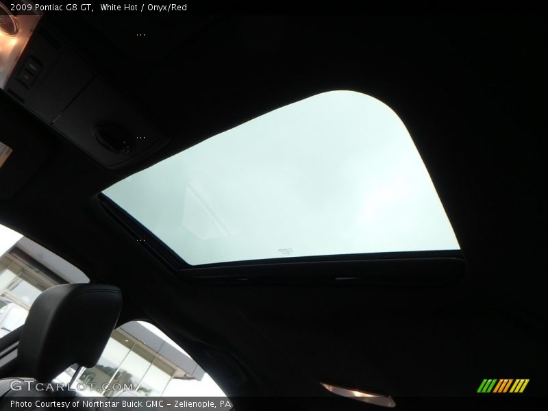 White Hot / Onyx/Red 2009 Pontiac G8 GT