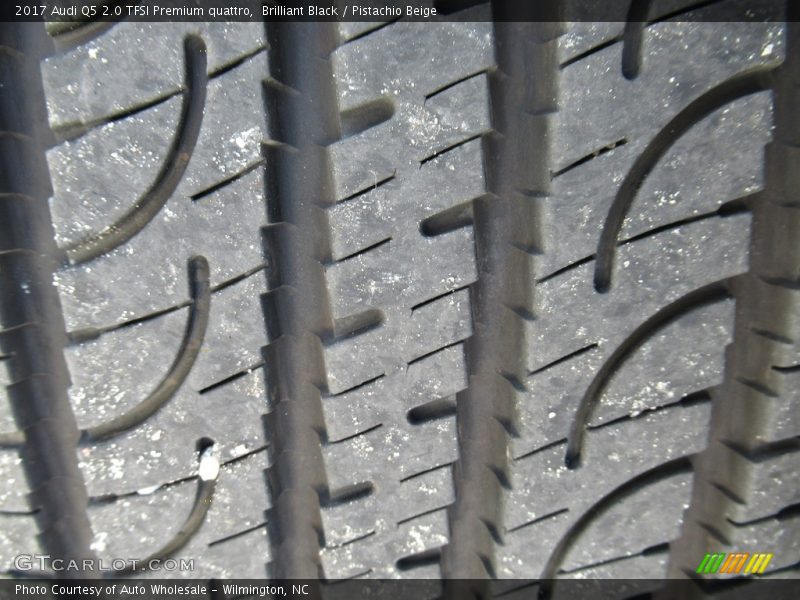 Brilliant Black / Pistachio Beige 2017 Audi Q5 2.0 TFSI Premium quattro