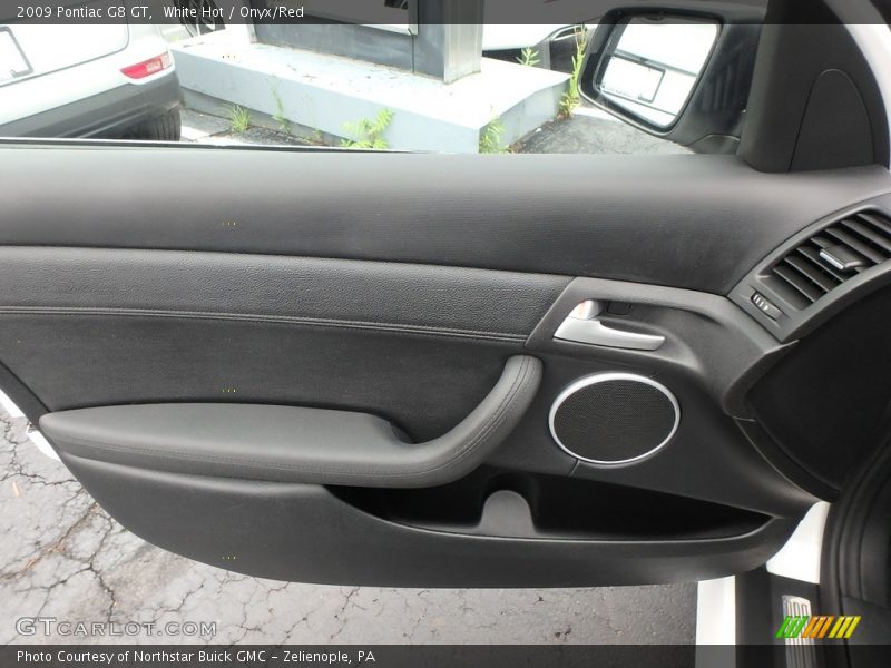 White Hot / Onyx/Red 2009 Pontiac G8 GT