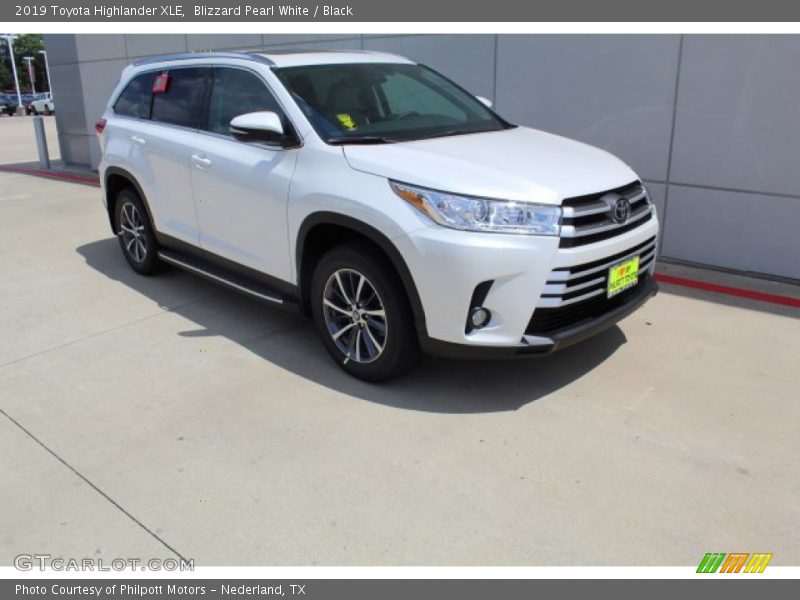 Blizzard Pearl White / Black 2019 Toyota Highlander XLE