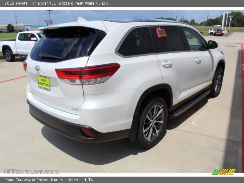 Blizzard Pearl White / Black 2019 Toyota Highlander XLE