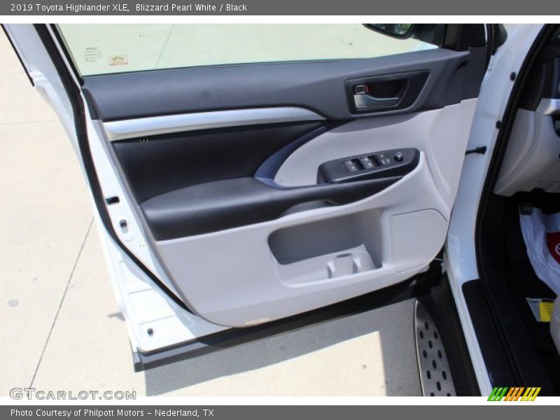 Blizzard Pearl White / Black 2019 Toyota Highlander XLE