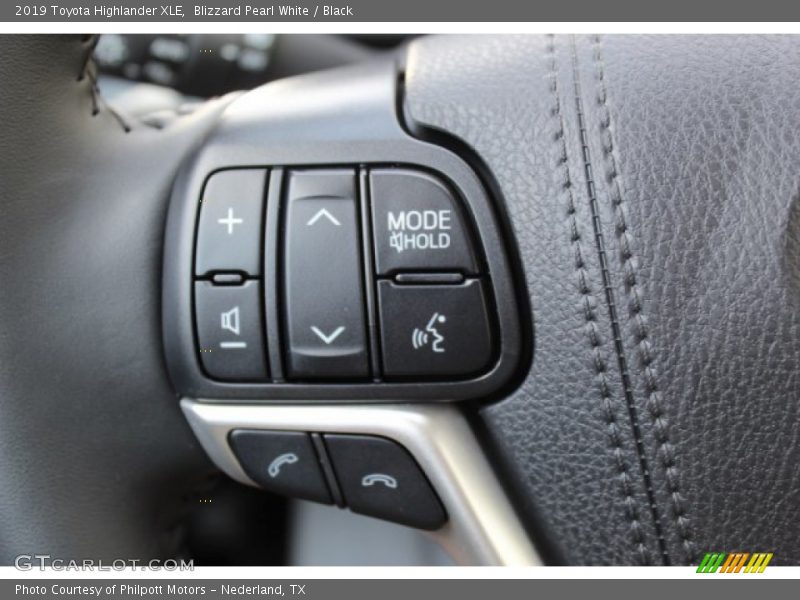 Blizzard Pearl White / Black 2019 Toyota Highlander XLE