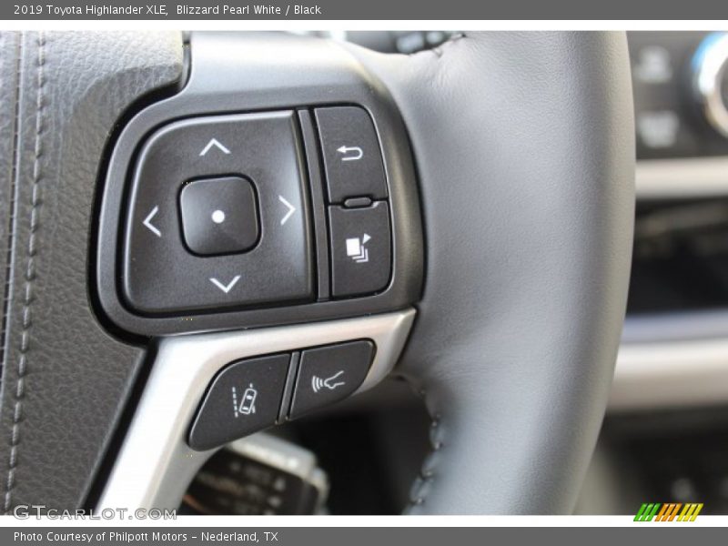 Blizzard Pearl White / Black 2019 Toyota Highlander XLE