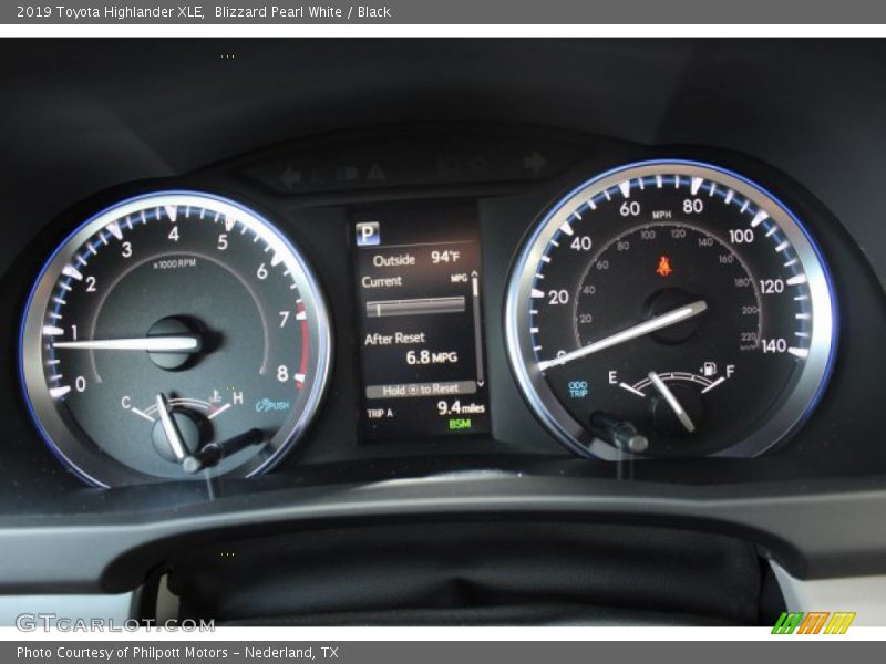 Blizzard Pearl White / Black 2019 Toyota Highlander XLE