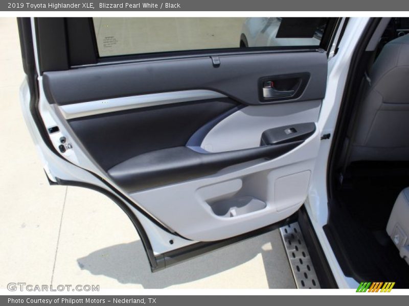 Blizzard Pearl White / Black 2019 Toyota Highlander XLE