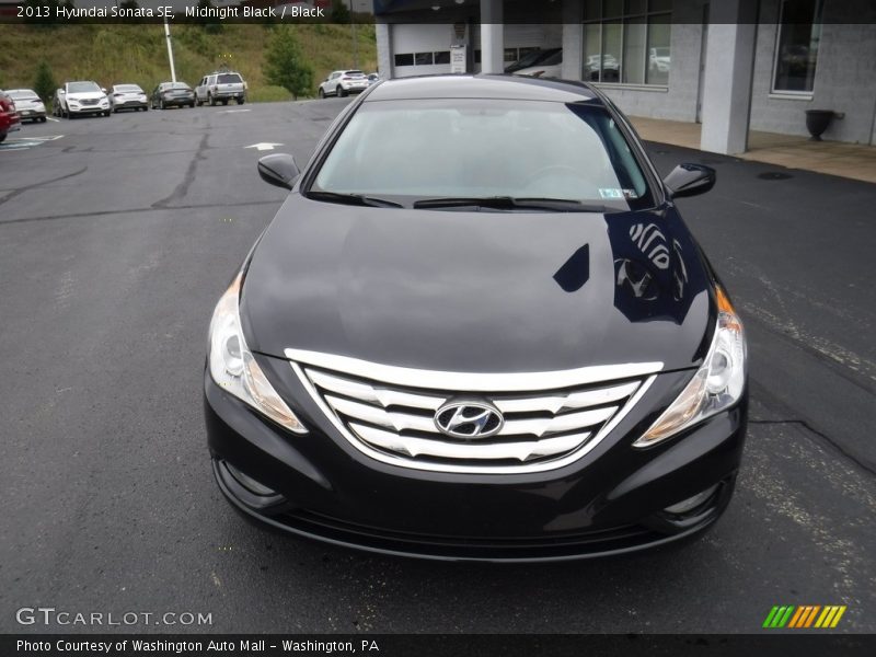 Midnight Black / Black 2013 Hyundai Sonata SE