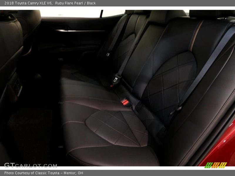 Ruby Flare Pearl / Black 2018 Toyota Camry XLE V6