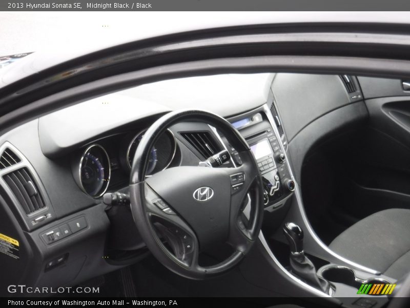 Midnight Black / Black 2013 Hyundai Sonata SE