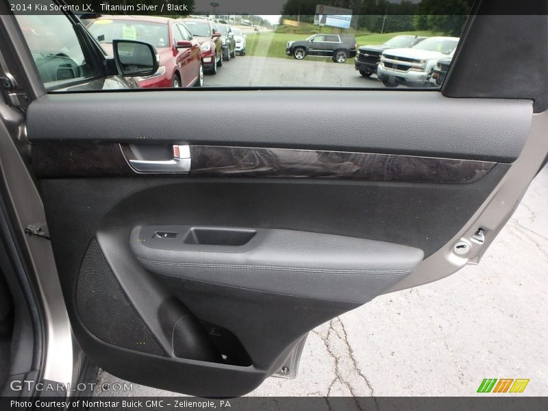 Titanium Silver / Black 2014 Kia Sorento LX